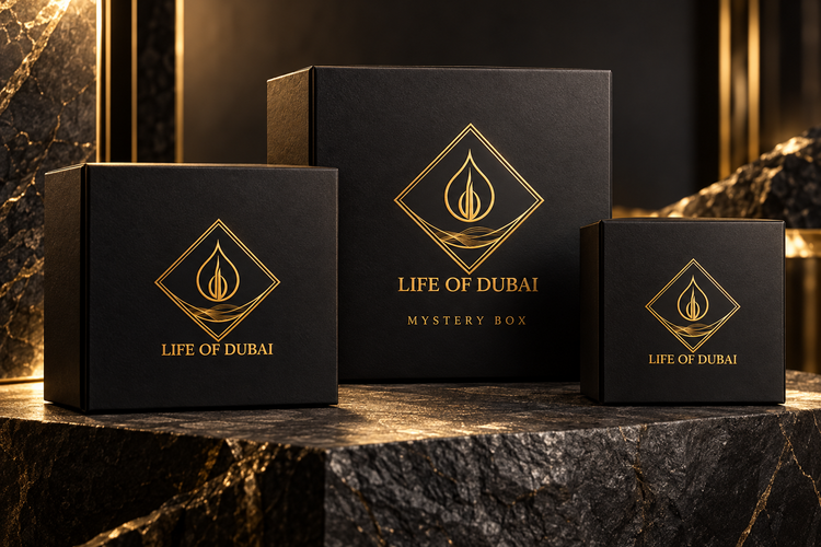 Life of Dubai Mystery Boxen met goudkleurig logo